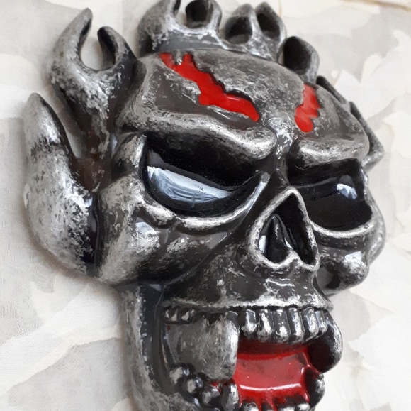 Awesome vintage huge 3-D skull on fire belt buckle - Picture 5 of 8